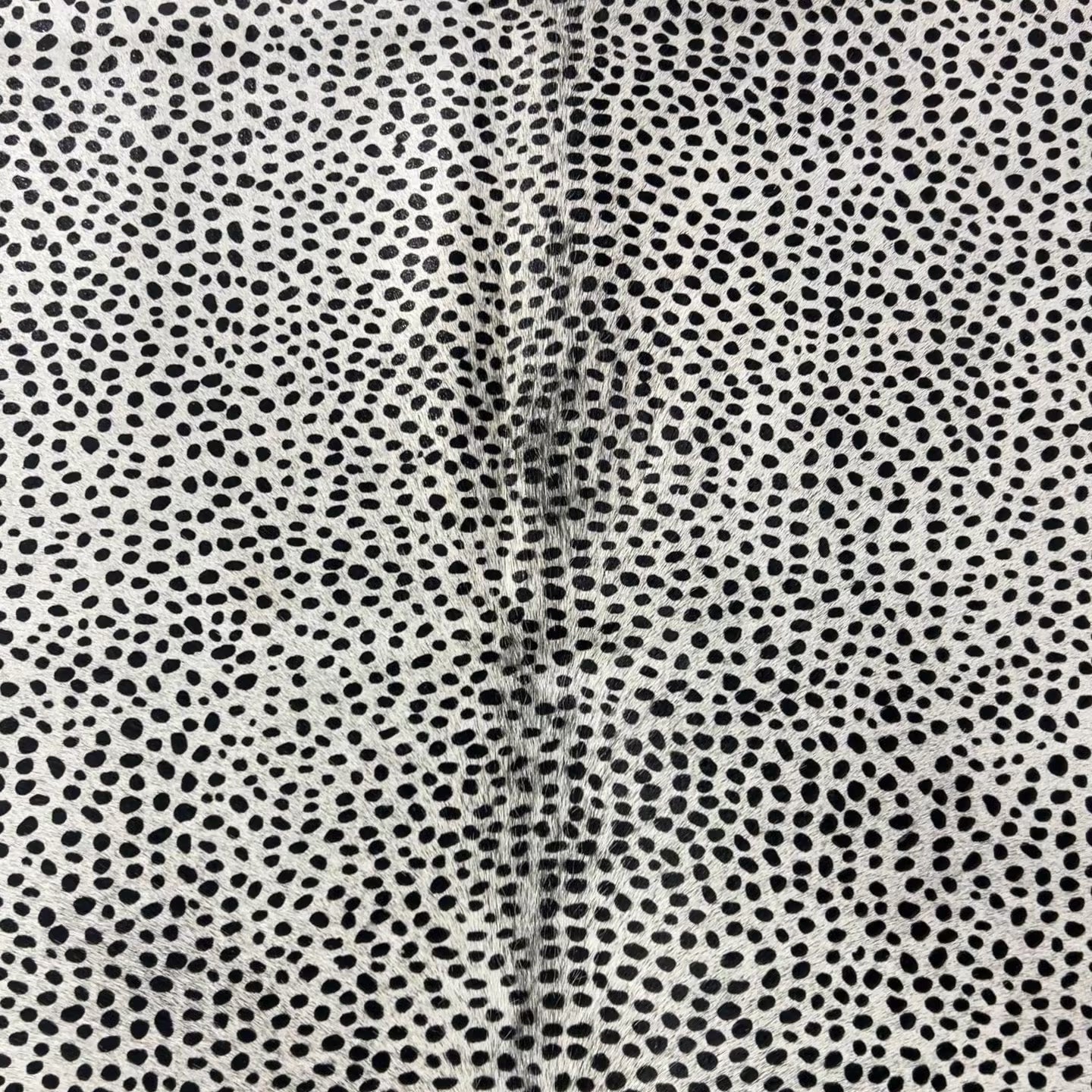 Cheetah on White/greyish Background Cowhide Rug Size: 7x6 feet Z-279