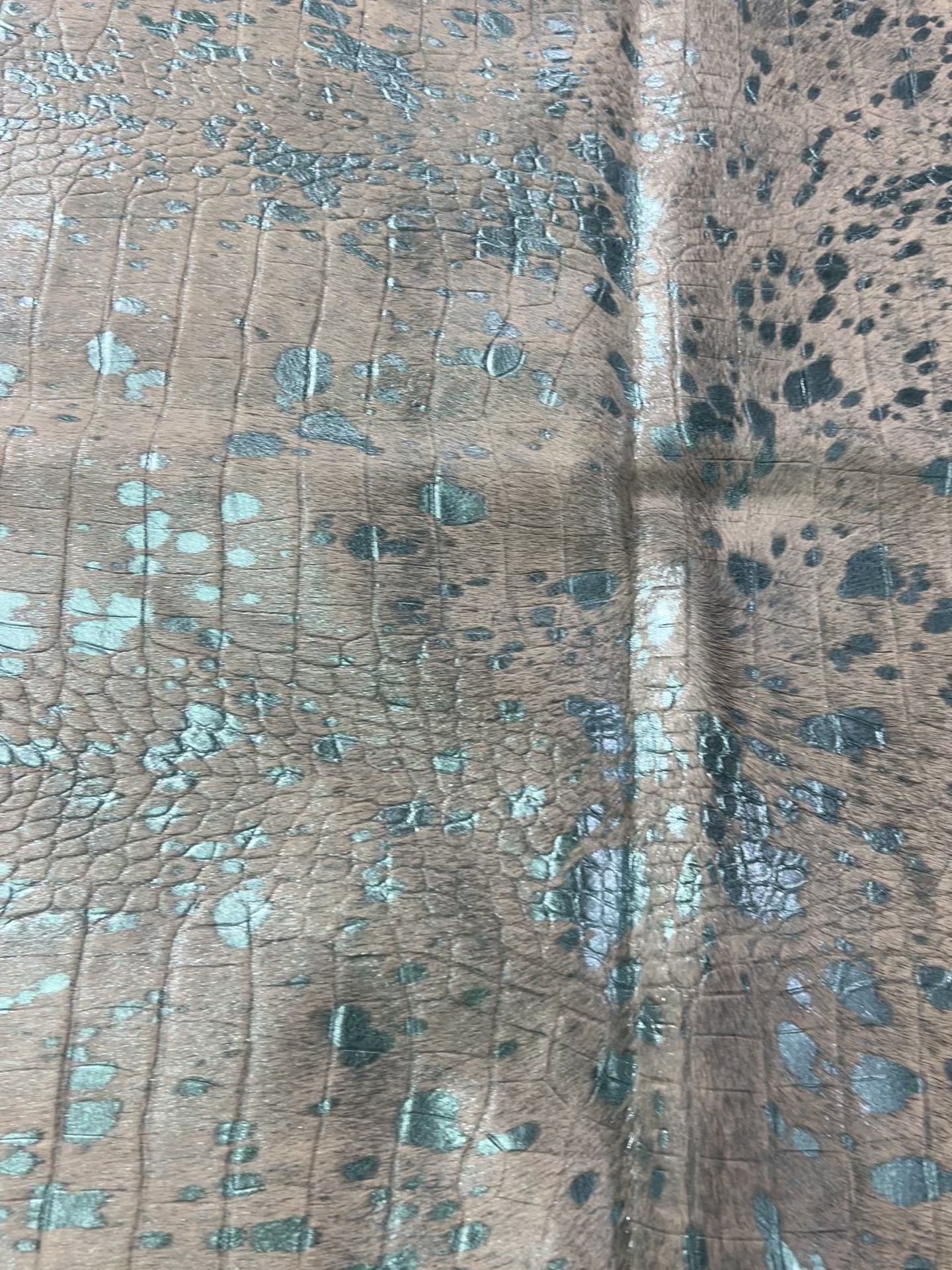 Turquoise Metallic Acid Washed Crocodile Embossed Cowhide Rug Size: 8x7 feet Y-157