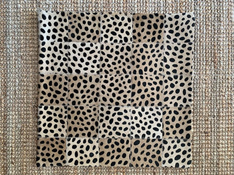 Housse de coussin en cuir de vachette imprimé guépard Mini Squares - Taille : 19 po x 19 po A-2075