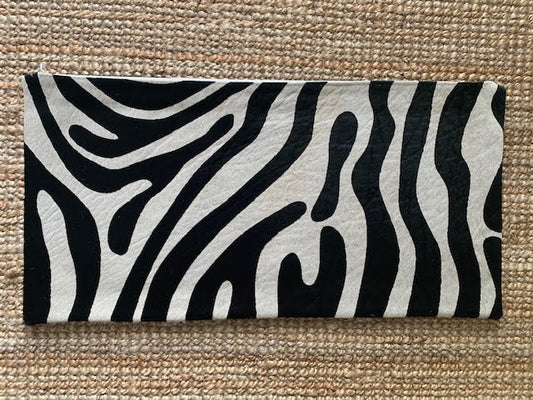 Housse de coussin lombaire en cuir de vache à imprimé zèbre - Dimensions : 23,5 po x 12 po A-2100