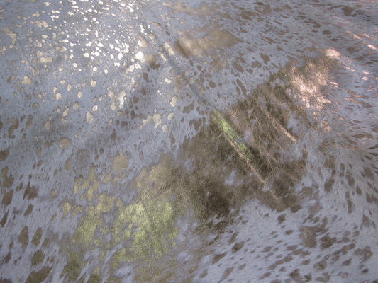 Tapis en peau de vache doré Taille : 8' X 6 1/2' Tapis en peau de vache délavé à l'acide blanc/doré B-019