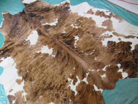 Speckled Tricolor Cowhide Rug Size: 7 1/4' X 7' Speckled Brown and White Cowhide Rug B-068