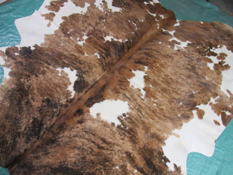Speckled Tricolor Cowhide Rug Size: 7 1/4' X 7' Speckled Brown and White Cowhide Rug B-068