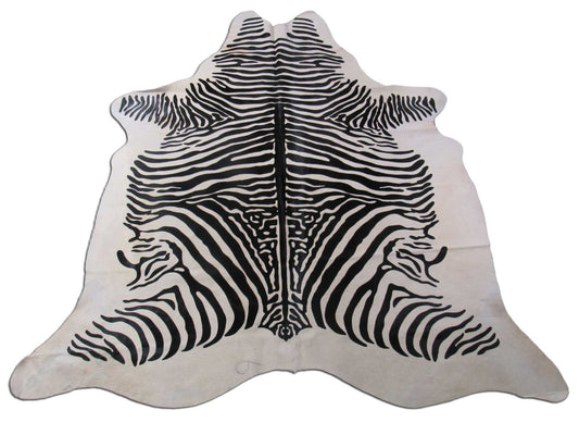 Tapis en peau de vache à imprimé zèbre africain Taille : 7' X 6 1/2' Tapis en peau de vache zèbre noir/blanc C-1359