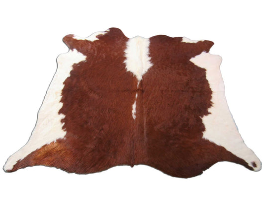 Hereford Cowhide Rug (veggie tanned/ made in Brazil/ Long Hair) Size: 5.5x7 feet C-1422