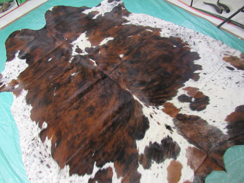 Tricolor Cowhide Rug (Absolutely gorgeous) Size: 8x7 feet M-1231