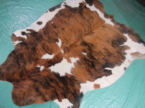 Nice Light Tone Tricolor Cowhide Rug Size: 5.5x5.2 feet M-1242