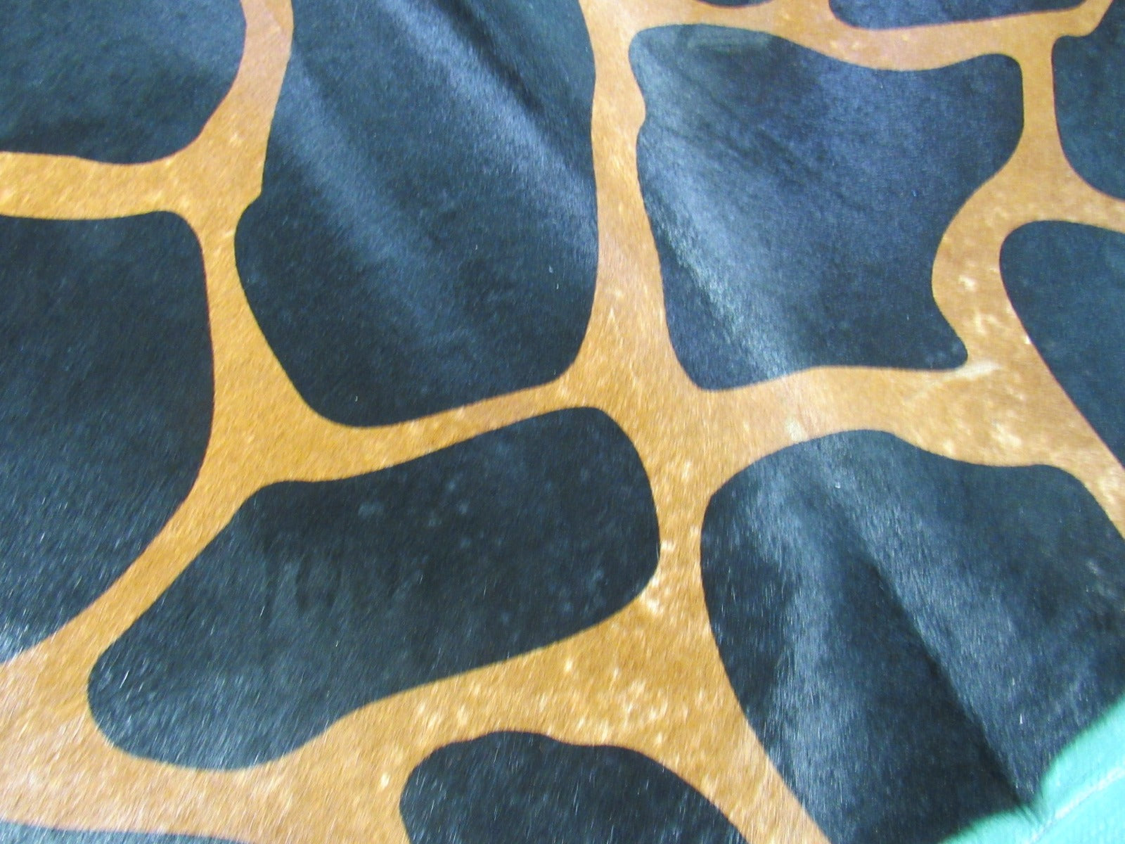 Giraffe Print Cowhide Rug (veggie tanned) Size: 7.2x5.5 feet M-1296