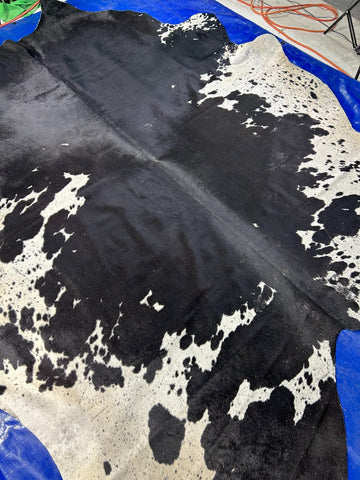 Giant Black & White Cowhide Rug Size: 9x8 feet M-1534