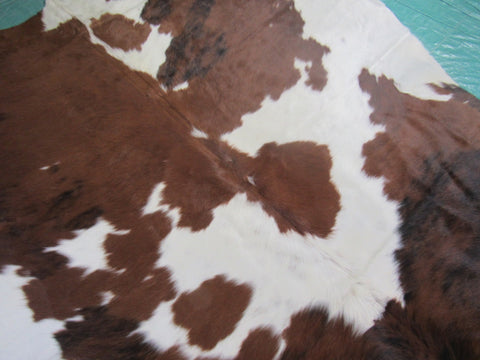 Big and Gorgeous Tricolor Cowhide Rug (1 stitch) Size: 8.7x6.5 feet M-1319