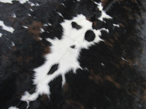 Gorgeous Tricolor Cowhide Rug Size: 7x7 feet M-1345