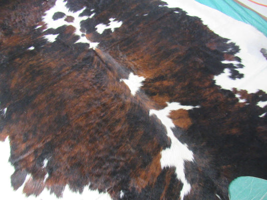 Grand tapis en peau de vache tricolore Taille : 7,2 x 7,5 pieds M-1347