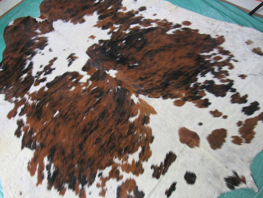 Tapis en peau de vache moucheté tricolore - Taille : 7x7 pieds M-1353