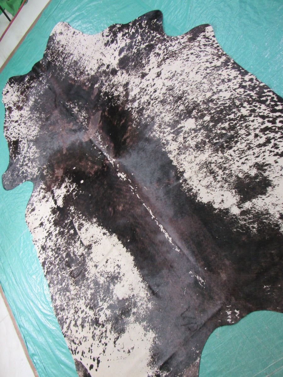 Distressed Print Cowhide Rug (some bald spots) Size: 7x5.5 feet M-1362