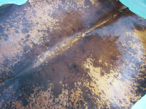 Distressed Print Cowhide Rug (brown tones/ fire brand) - Size: 7.5x5.7 feet M-1363