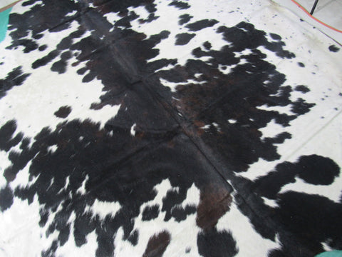 Big Mainly Black & White Cowhide Rug (HUGE AND HEAVY) Size: 8.5x7 feet M-1389