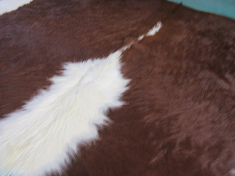 Hereford Cowhide Rug (veggie tanned/ made in Brazil/ Long Hair) Size: 5.5x7 feet C-1422