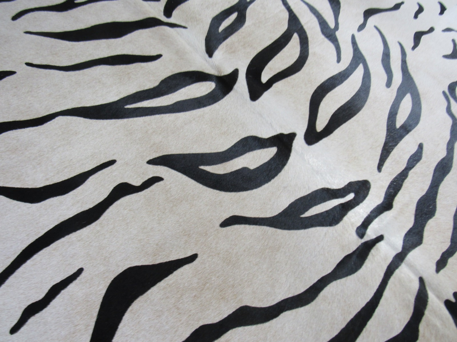 Tiger Print Cowhide Rug on Light Beige Background (fire brand) Size: 6.7x6.7 feet C-1684