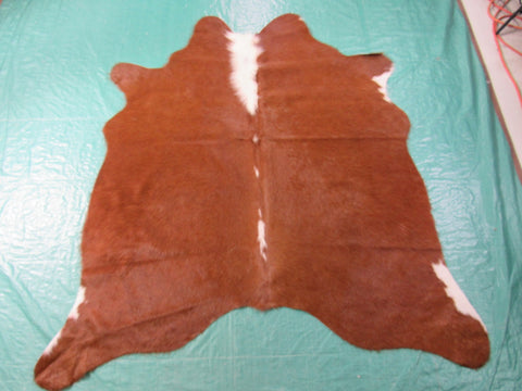 Hereford Cowhide Rug (small size) - Size: 5x4.5 feet M-1446