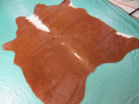 Hereford Cowhide Rug (small size) - Size: 5x4.5 feet M-1446