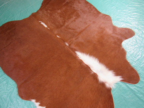 Hereford Cowhide Rug (small size) - Size: 5x4.5 feet M-1446