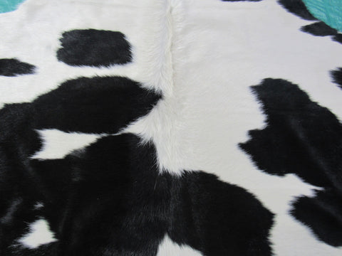 Black & White Spotted Cowhide Rug - Size: 5x4.7 feet M-1448