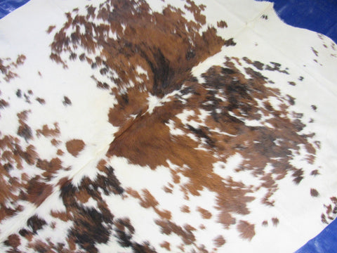 Tricolor Cowhide Rug (speckled and mainly brown spots) Size: 6x6 feet M-1474