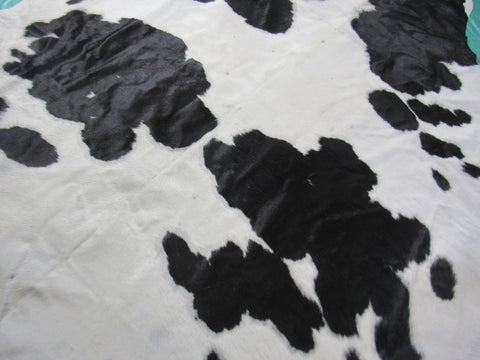 Black & White Spotted Cowhide Rug - Size: 8x6.5 feet B-216