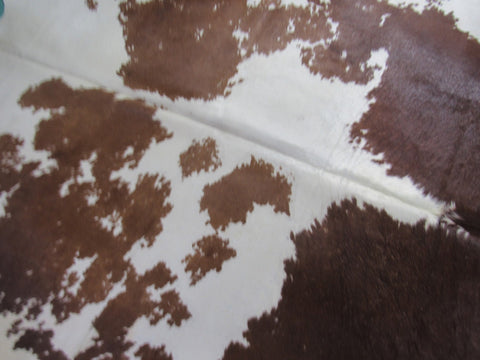 Gorgeous Brown & White Cowhide Rug (2 fire brands) Size: 7 3/4x6 1/2 feet B-239