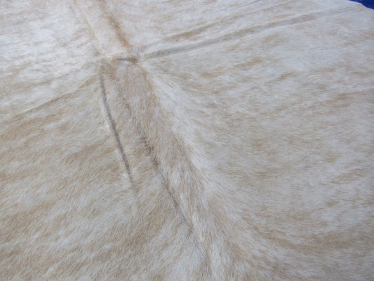 Light Beige Cowhide Rug (brindle pattern) Size: 6x5 feet M-1550