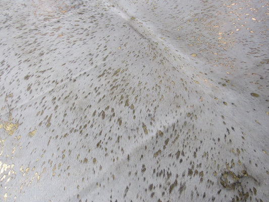 Tapis en peau de vache métallisée dorée (ÉNORME, des marques de feu, une au milieu de la peau) Taille : 8x7 pieds B-244