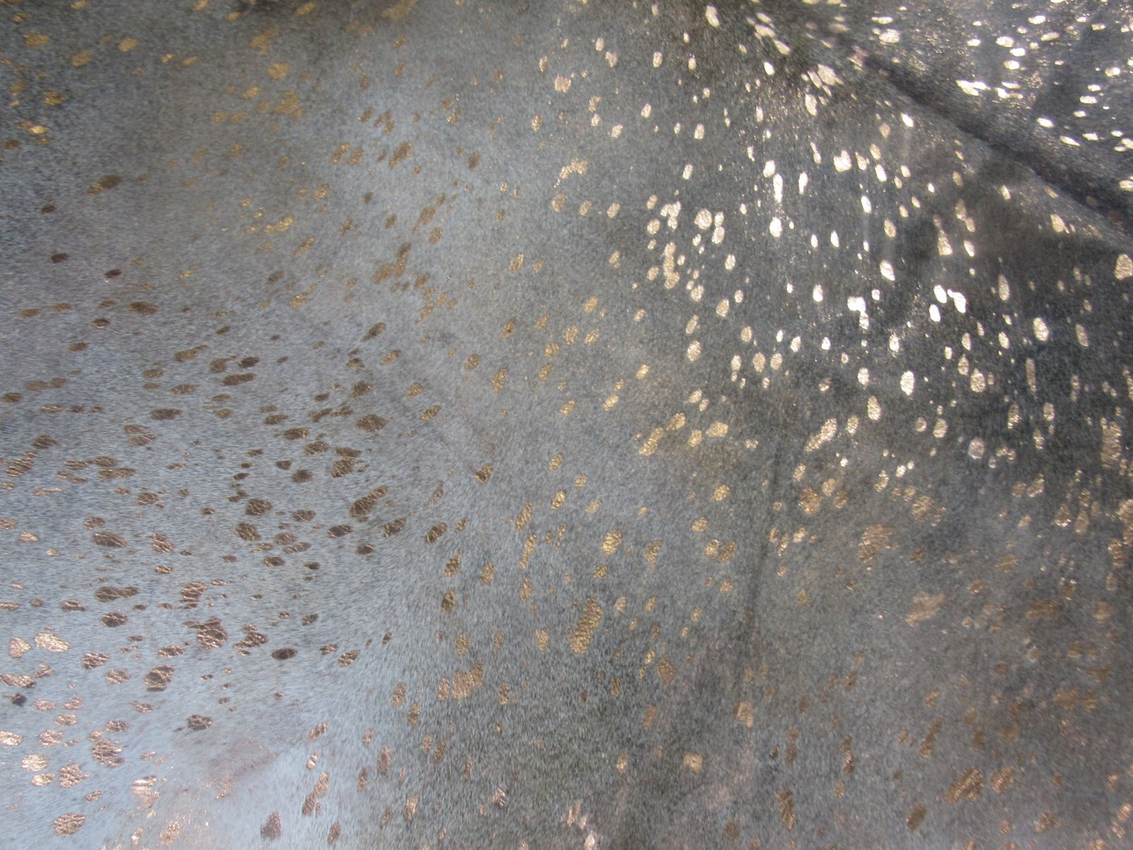 Natural Grey Beige Cowhide Rug with Rose Gold Metallic Acid Wash - Size: 7x6 feet K-261