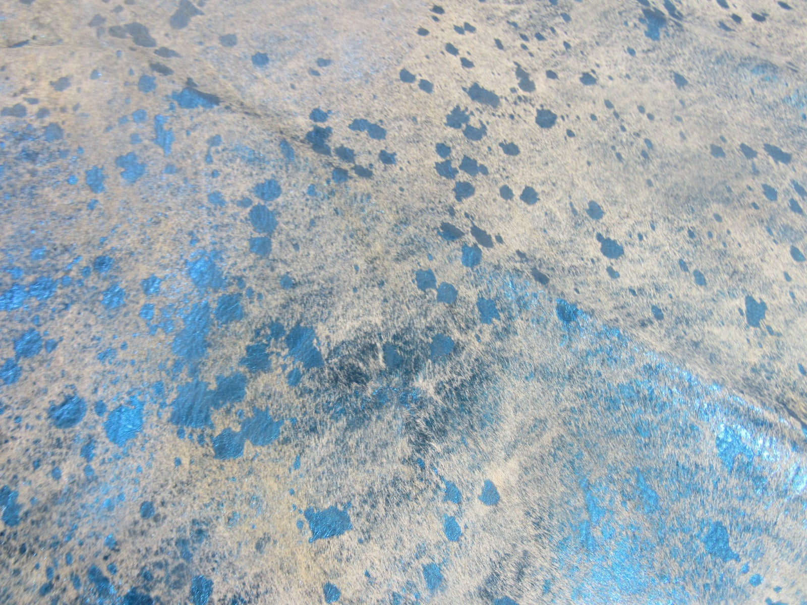 Natural Light Cowhide Rug with Blue Metallic Acid Wash - Size: 7x6 feet K-263
