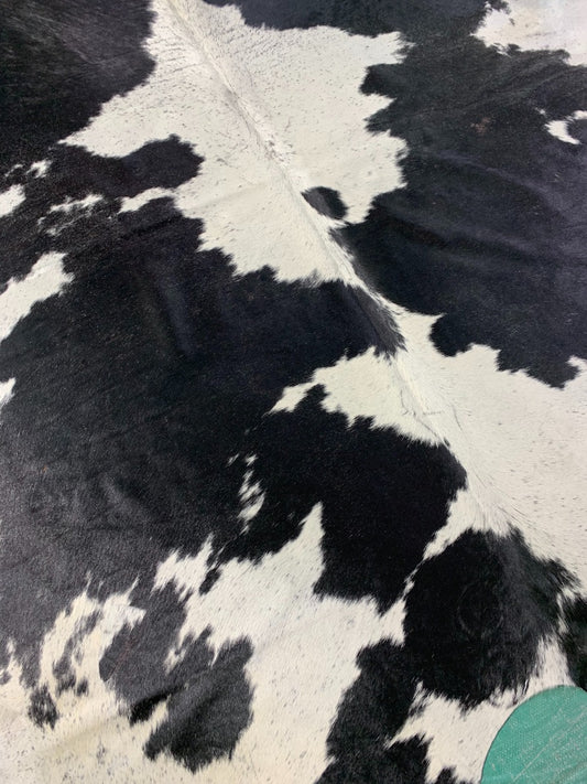 Gorgeous Big Black & White Cowhide Rug (1 patch) Size: 8 1/2x7 3/4 feet O-1028