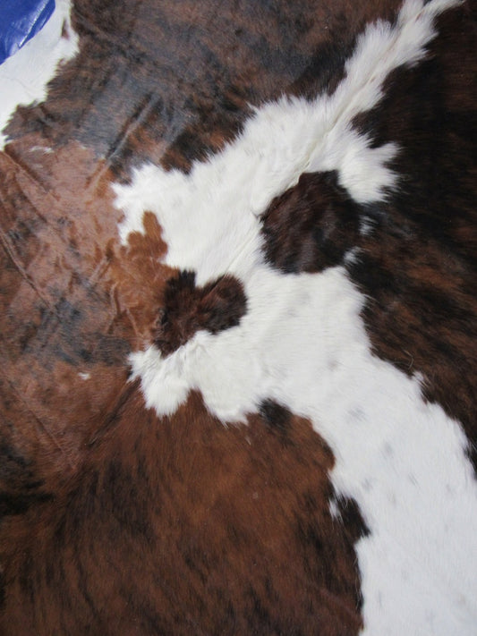 Grand tapis en peau de vache tricolore Taille : 8,5 x 7 pieds C-1738