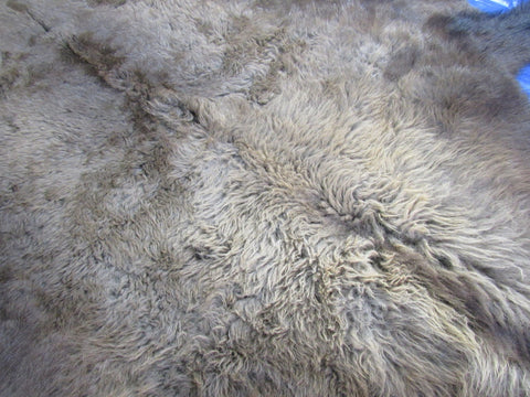 Tapis en peau de bison (magnifique/queue de 12") Taille : 8x7 pieds O-298