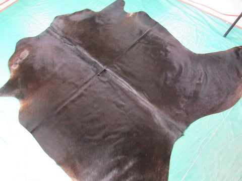 Natural Black Cowhide Rug (veggie tanned) Size: 6x6 feet M-1054