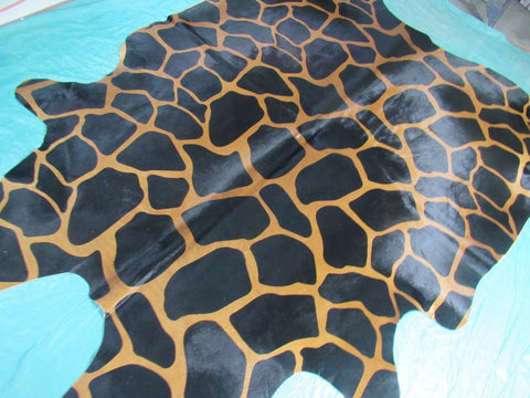 Giraffe Print Cowhide Rug (veggie tanned) Size: 7 1/4x5 3/4 feet M-1059