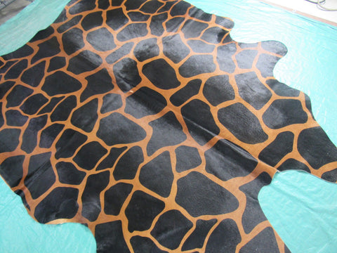 Giraffe Print Cowhide Rug (veggie tanned) Size: 7 1/4x5 3/4 feet M-1059