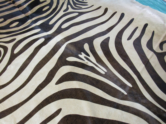 Tapis en peau de vache beige à imprimé zèbre (rayures marron/très beaux poils) Taille : 8x7 pieds C-1551