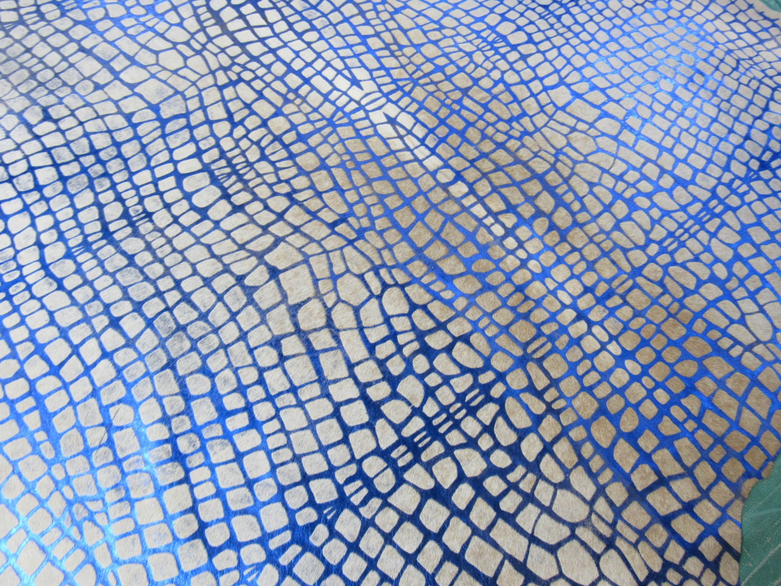 Beige Cowhide Rug with Blue Metallic Crocodile Pattern Size: 7x6 feet M-1064
