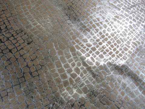 Silver Metallic Crocodile Print Cowhide Rug Size: 7x5 1/4 feet M-1072