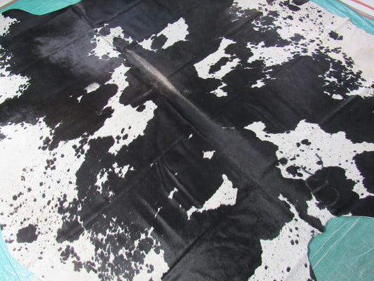 Salt & Pepper Black and White Cowhide Rug with Cool Dorsal Line (fire brands) Size: 8 1/2x7 1/4 feet M-1077