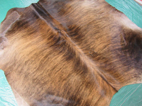 Beautiful Medium Brindle Cowhide Rug (shiny hair, veggie tanned) Size: 5.5x7 feet M-1082