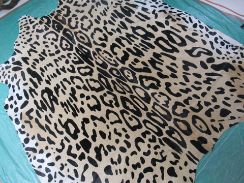 Jaguar Print Cowhide Rug (light background/ white belly) Size: 7 1/2x6 1/4 feet C-1603