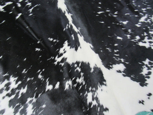 Salt & Pepper Black and White Small Cowhide Rug Size: 4x4 1/4 feet M-1112
