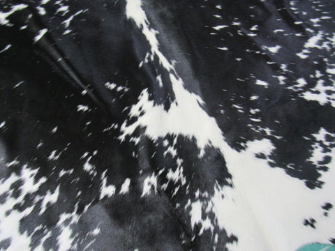 Salt & Pepper Black and White Small Cowhide Rug Size: 4x4 1/4 feet M-1112