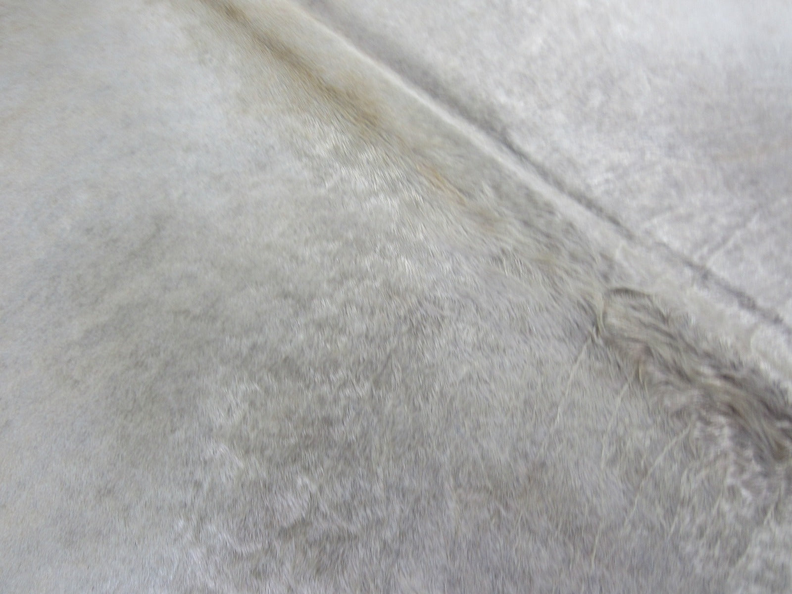 Palomino Cowhide Rug (shiny hair - Alpen/ Pearl Color) Size: 6.5x6 feet M-1172