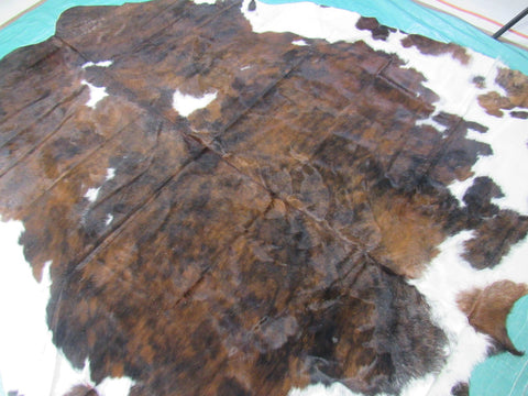 Tricolor Cowhide Rug (predominantly medium brown) Size: 7x6 feet M-1187