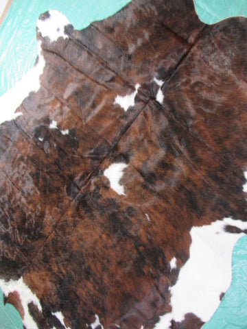 Tricolor Cowhide Rug (predominantly medium brown) Size: 7x6 feet M-1187